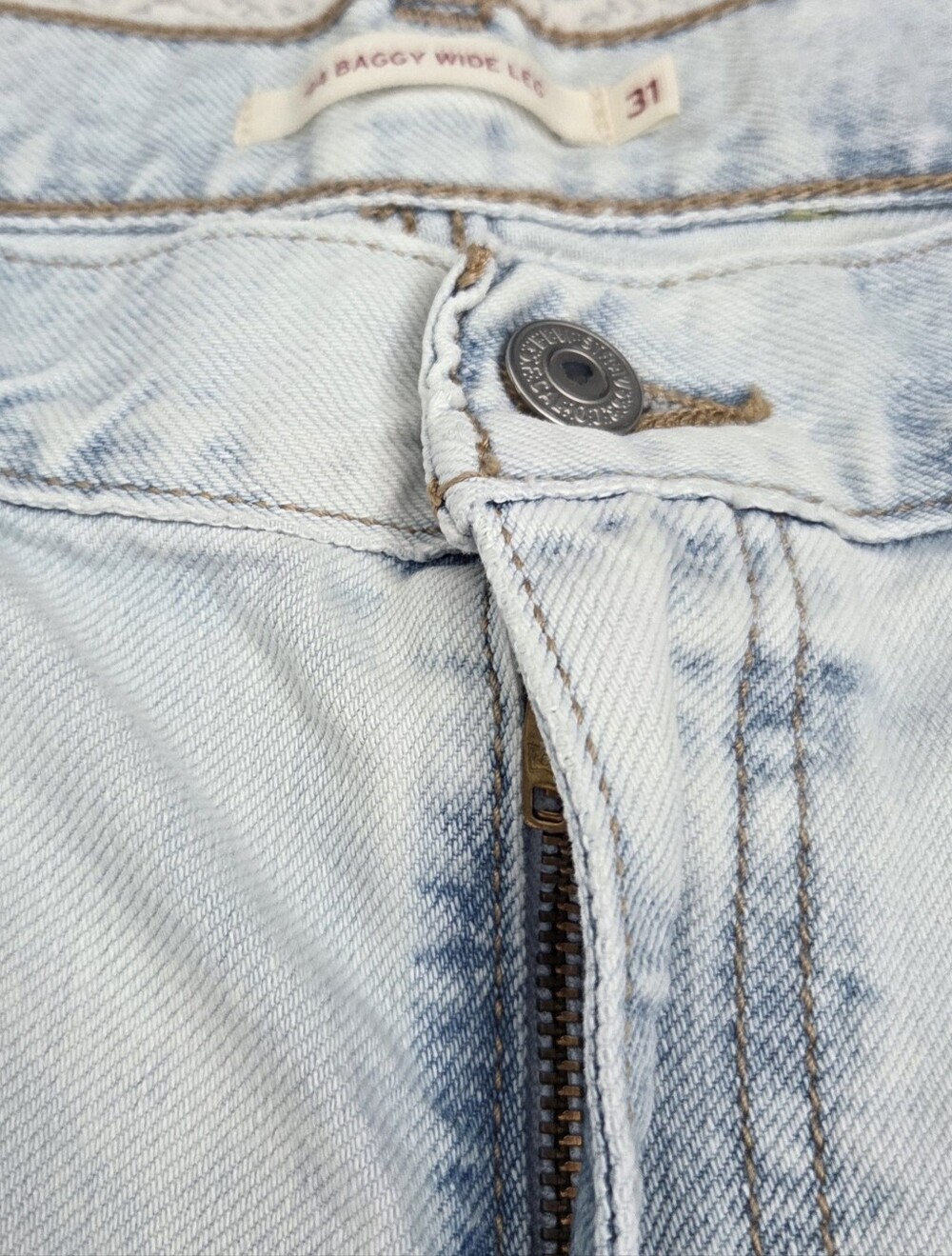 Levi's Baggy Wide Leg Denim Jeans Light Wash Women's Size 31 - Picture 3 of 10
